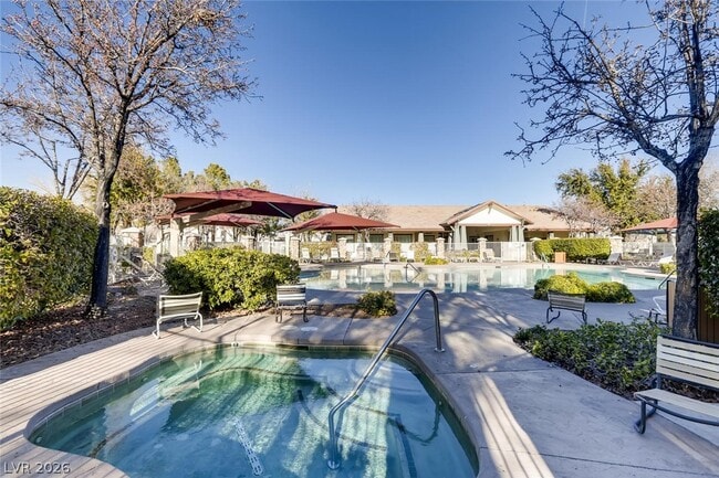 Building Photo - 8318 Hampshire Bay St