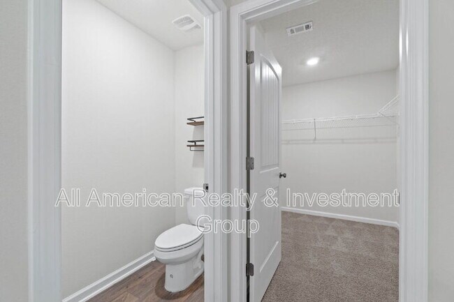 Building Photo - 1047 Limpkin St