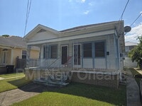 Building Photo - 3022 Serantine St