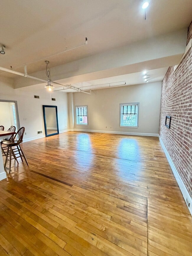 Building Photo - 231 N Shippen St