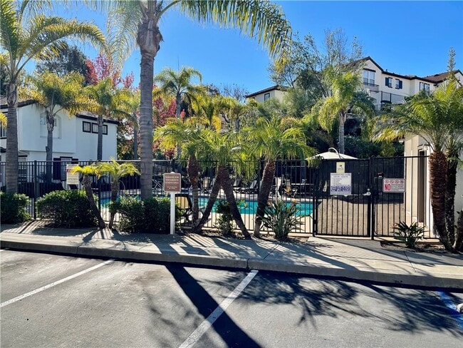 Building Photo - 5040 Codorniz Way