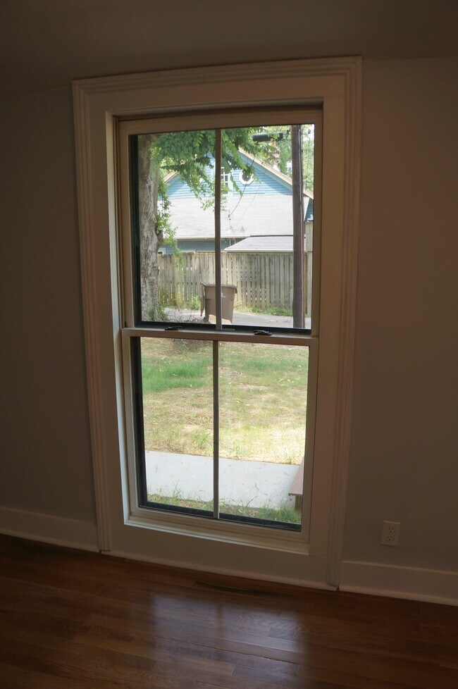 Building Photo - 712 Morgan St