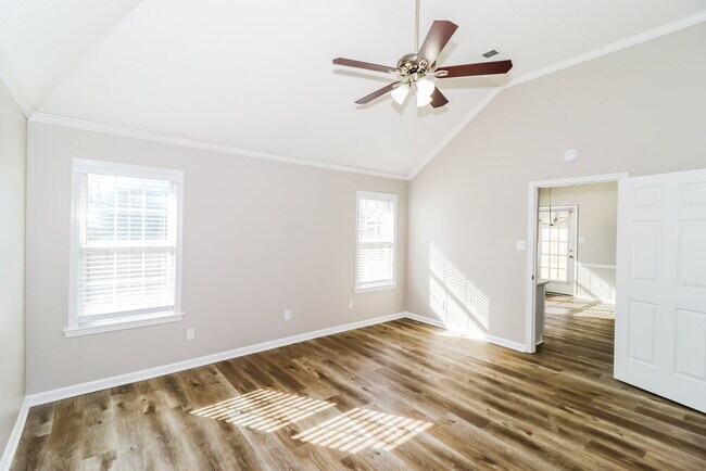 Building Photo - 9245 Tamhaven Dr