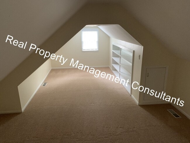 Building Photo - Unique 4-Bed Prairie Village Home