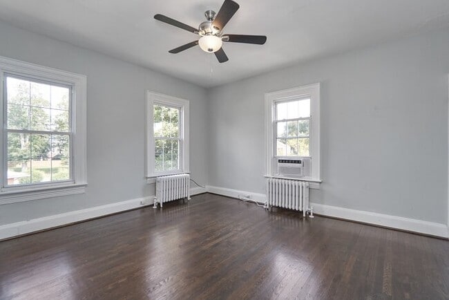 Building Photo - GORGEOUS COLONIAL HOME FOR RENT IN NEWPORT NEWS!!!