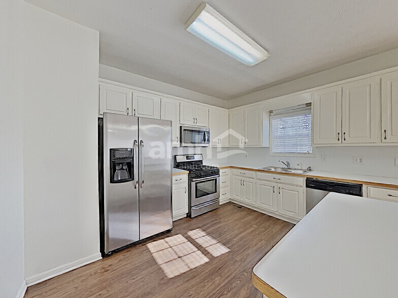 Building Photo - 1045 Fieldstone Dr