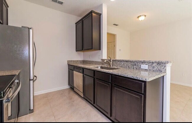 Building Photo - 126 Moultrie Village Ln