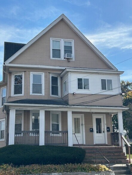 Front - 7 Hunting St