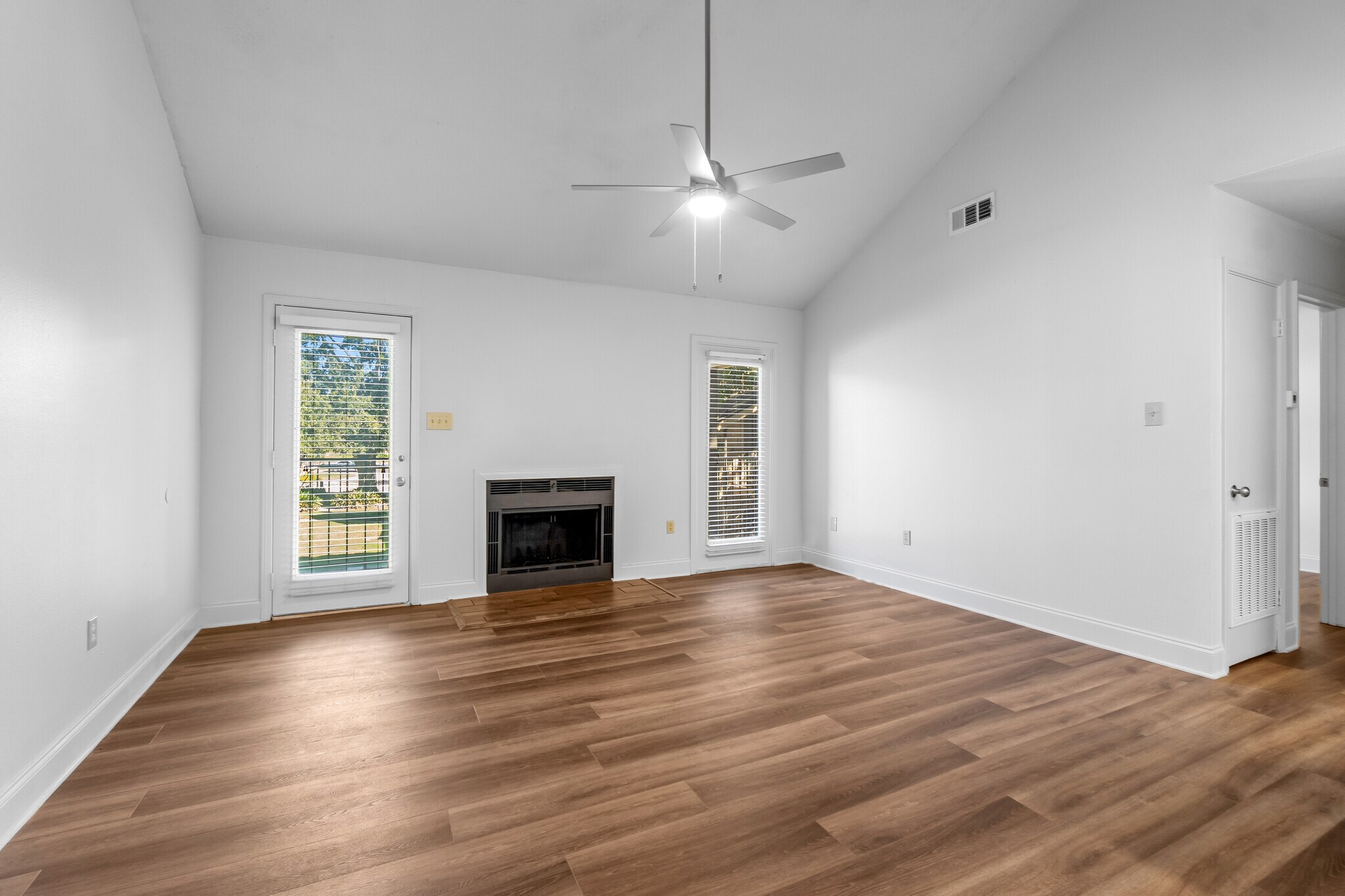 Building Photo - 11011 Cal Rd