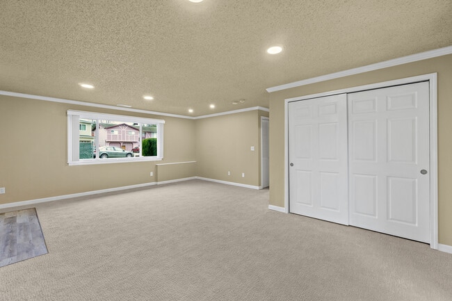 Building Photo - 6021 98th St NE