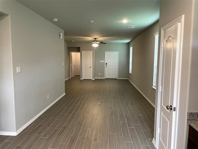 Building Photo - 25456 Northpark Lake Dr
