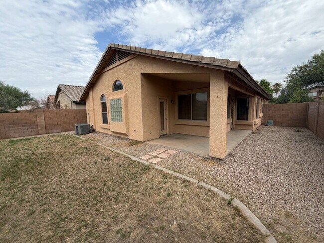 Building Photo - 135 W Holstein Trail