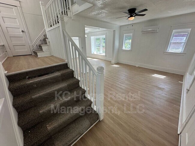 Building Photo - 2958 Lockridge Ave