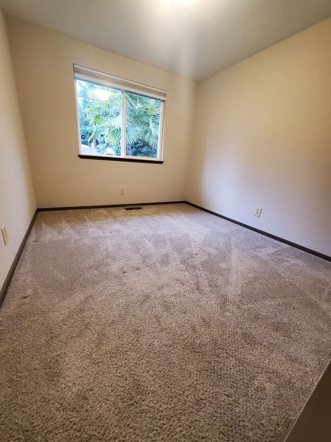 Building Photo - Charming Rambler in Renton Highlands
