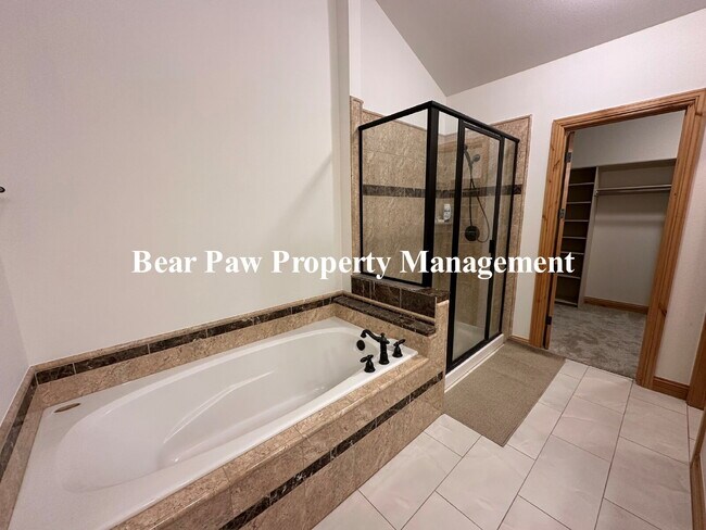 Building Photo - Charming 2-Bed, 2-Bath Condo Retreat in North Evergreen!