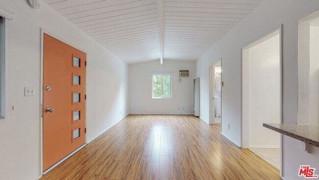 Building Photo - 10333 Santa Monica Blvd