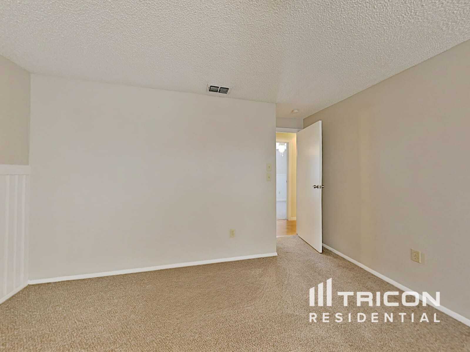 Building Photo - 6709 34th Ave W