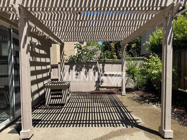 Building Photo - 961 Glide Ferry Way