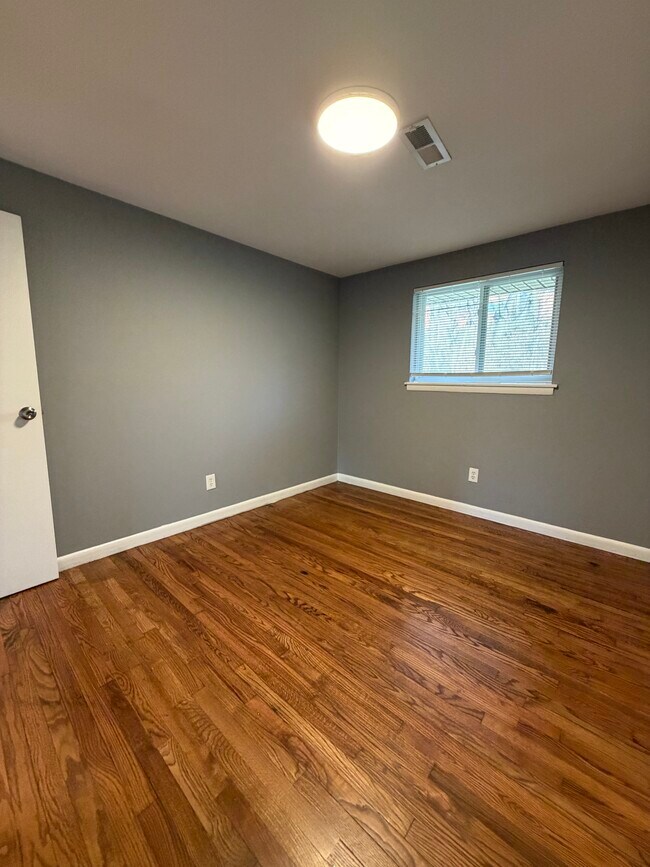 Building Photo - Clifton Place