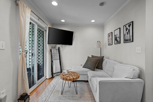 Building Photo - 7 Burrill Pl