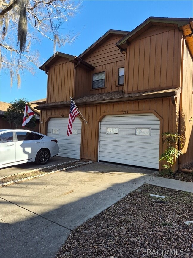 Building Photo - 2701 NE 10th St