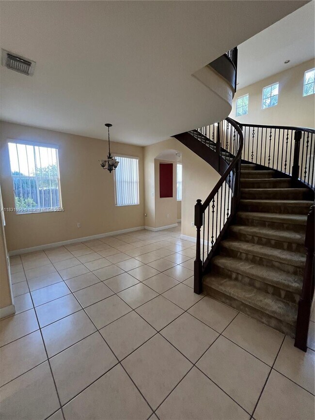 Building Photo - 9140 SW 153rd Ave
