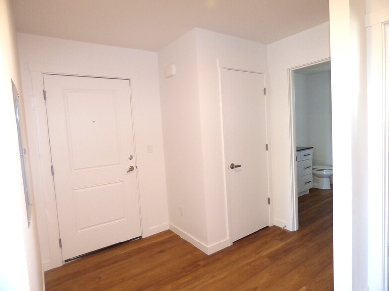 Building Photo - Villamar Apartments