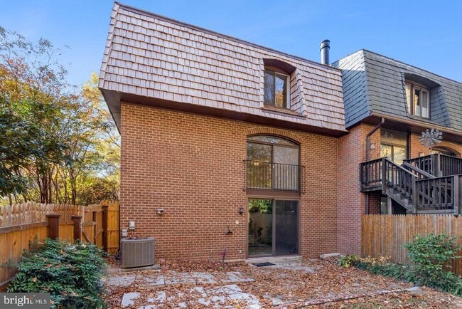 Building Photo - 10855 Deborah Dr