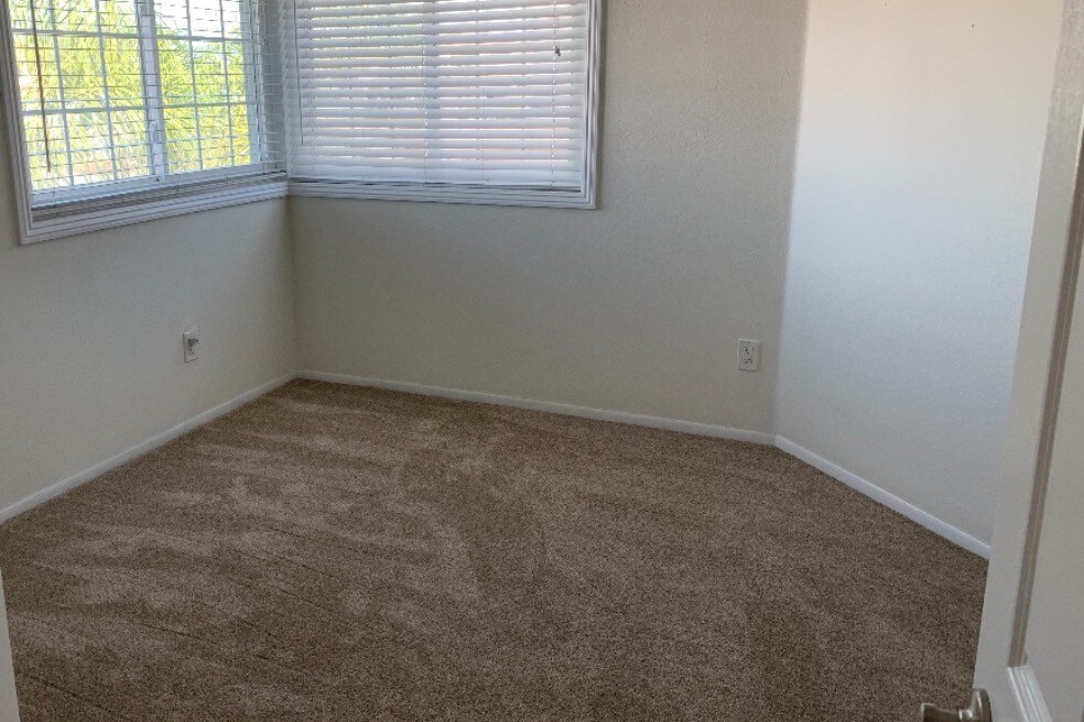 Room 3 - 8179 Rimridge Ln