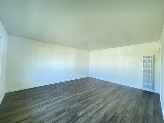 Building Photo - G43100E - Placement Only