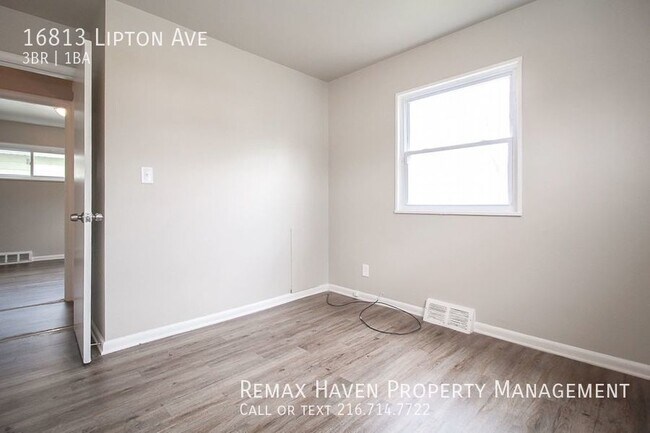 Building Photo - 16813 Lipton Ave, Cleveland - Charming 3 B...