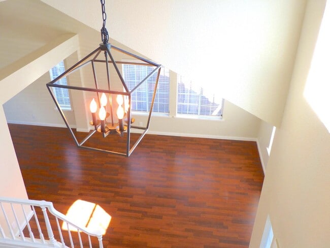 Building Photo - 703 Bahama Ln