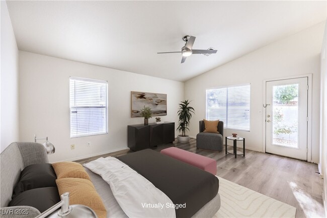 Building Photo - 1851 Vista Pointe Ave