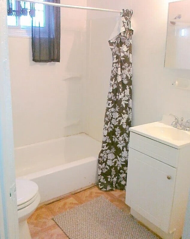 Building Photo - 915 Maple Terrace