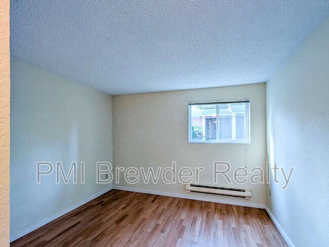 Building Photo - 19851 25th Ave NE