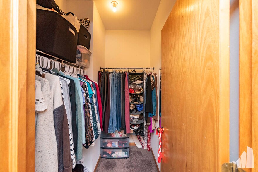 Building Photo - 1401 N Artesian Ave