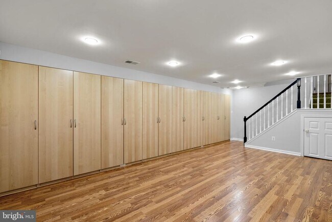 Building Photo - 1119 Halesworth Dr