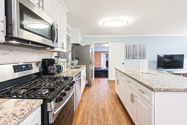 Building Photo - 2596 Dawn Dr