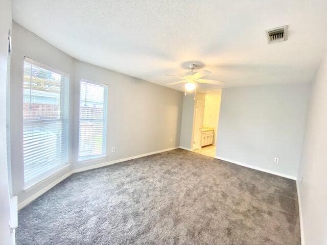 Building Photo - 102 Midland Ct
