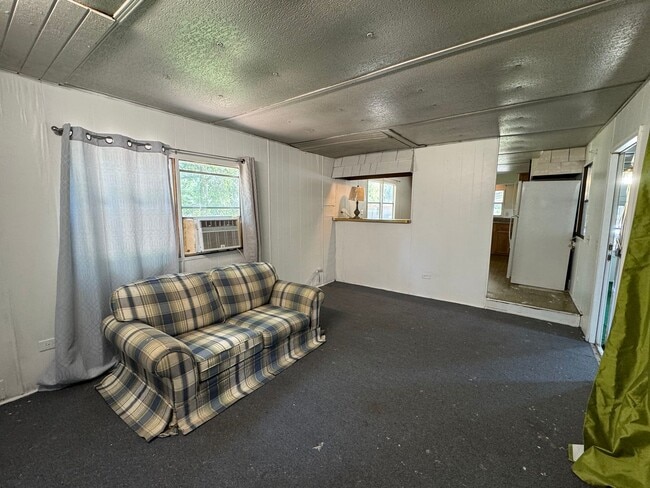 Building Photo - 2BR/1BA Mobile Home on ½ Acre – Pet-Friendly – Lake City, FL