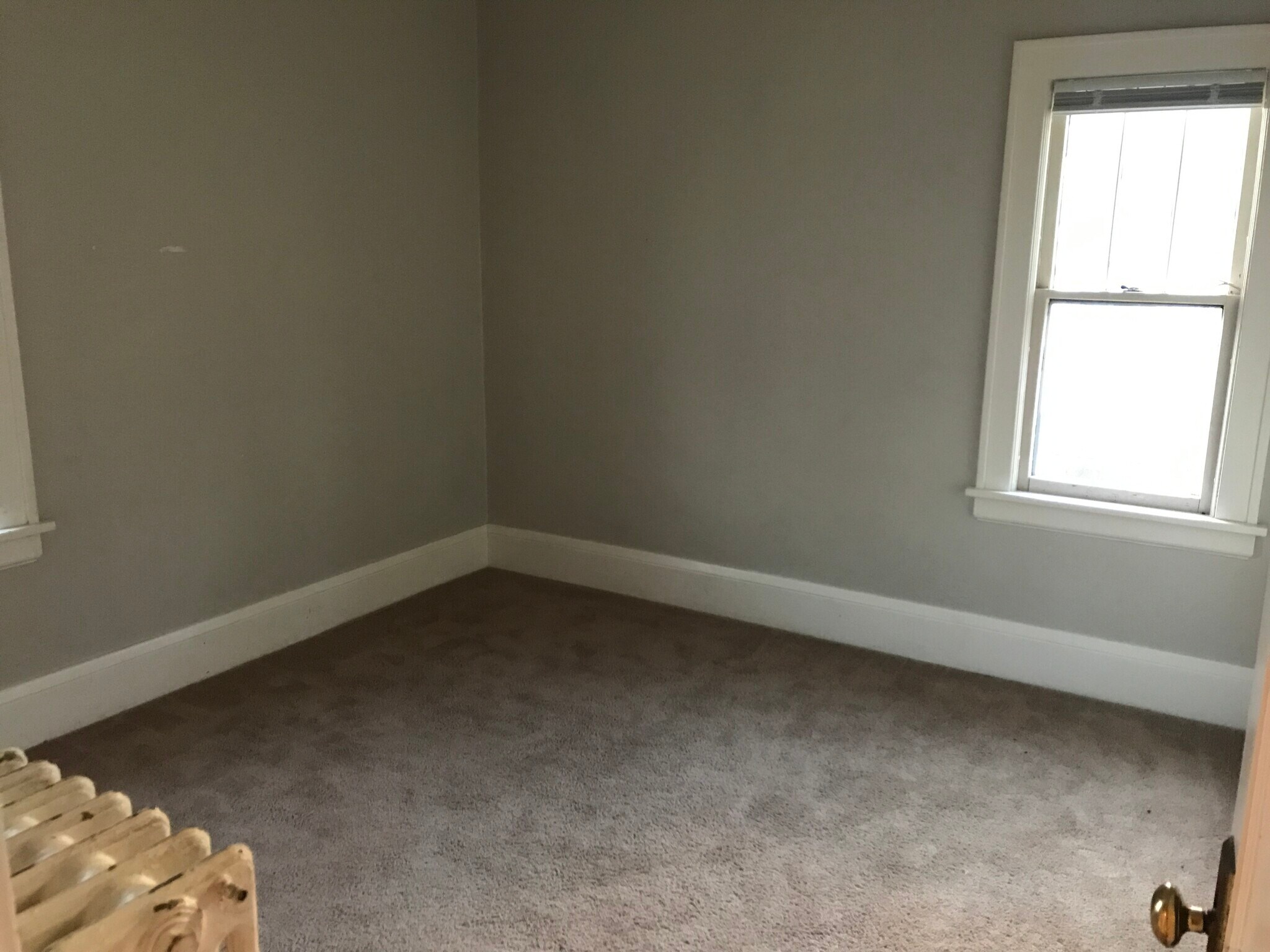 Building Photo - 2104 Hartford Ave