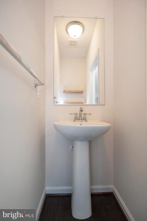 Building Photo - 208 Freesia Ln