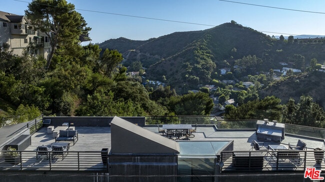 Building Photo - 2271 Gloaming Way