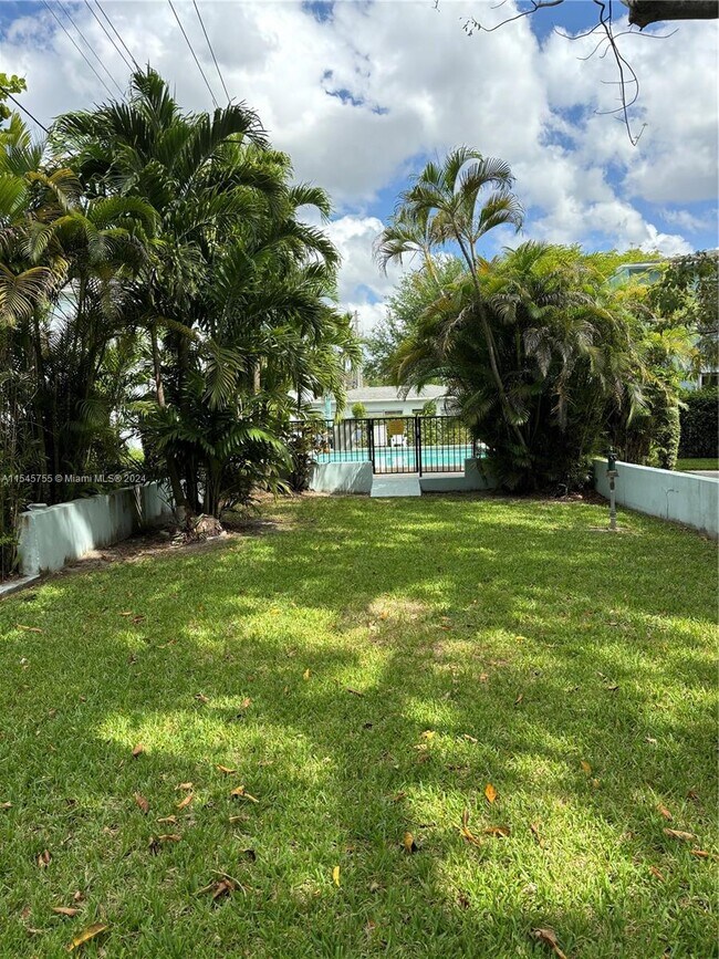 Building Photo - 5601 SW 78th St