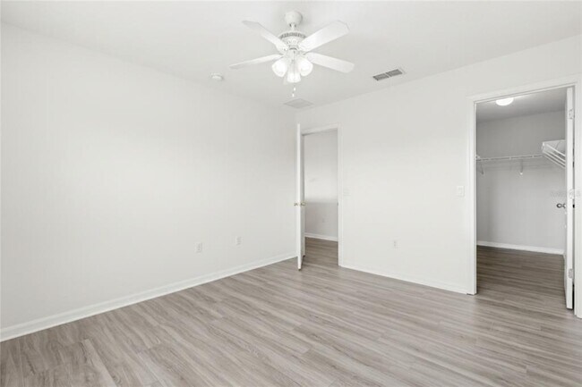 Building Photo - 3817 Blue Dasher Dr