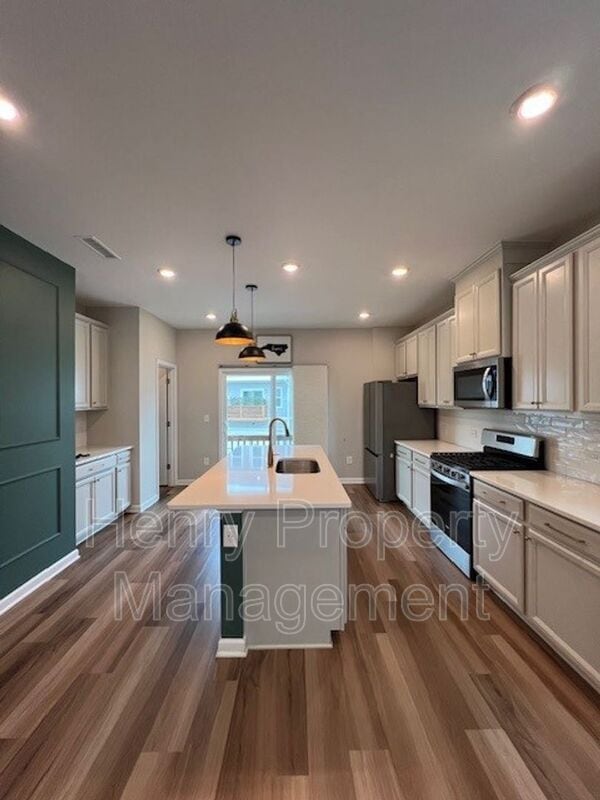 Building Photo - 4023 Mahal Ave
