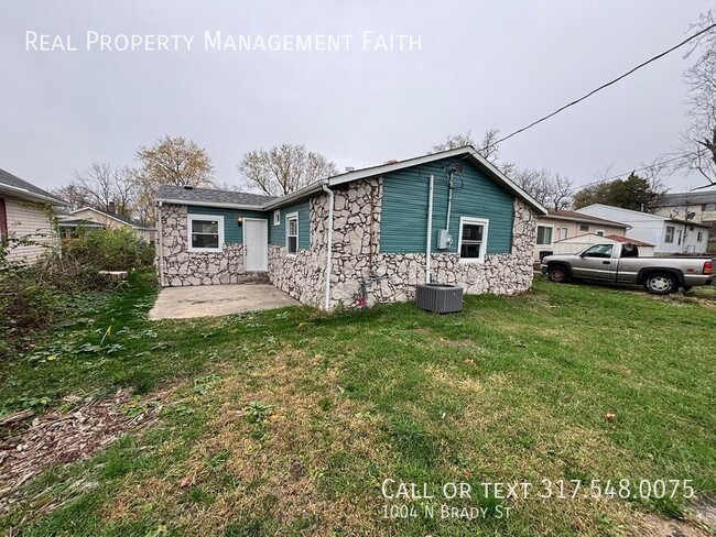 Building Photo - 3-Bedroom house