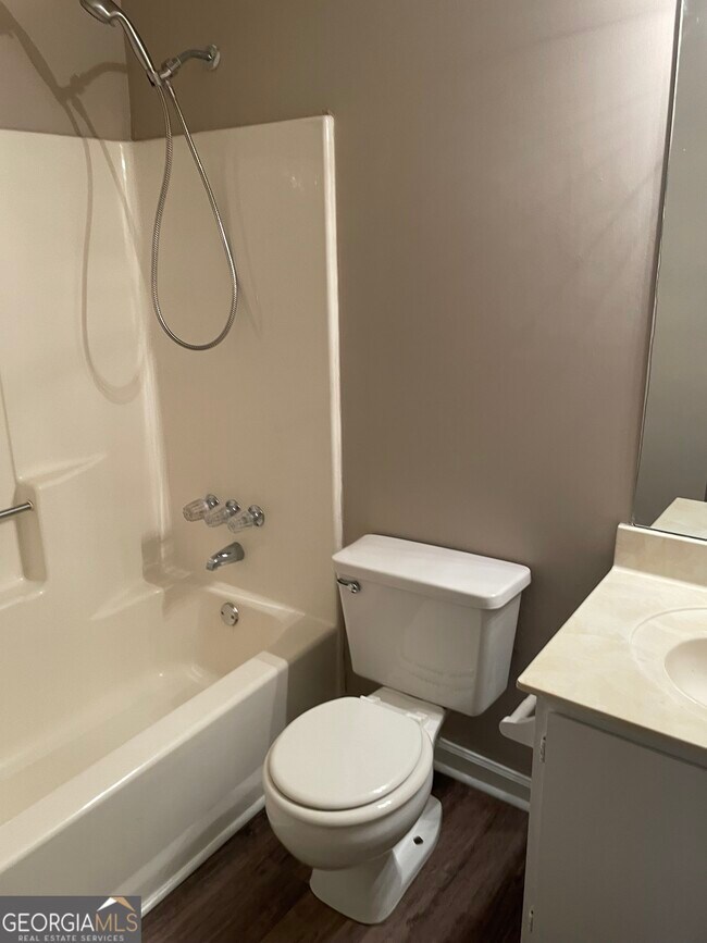 Building Photo - 1918 Cheatham Woods Dr SW