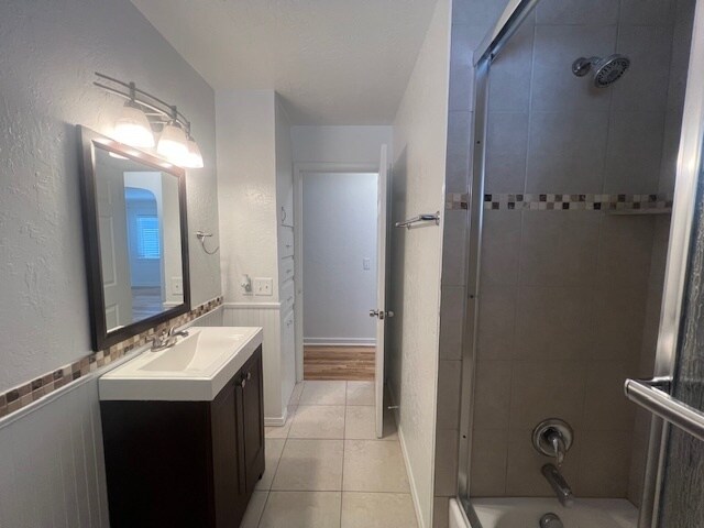 Building Photo - 4 Bed 1.5 Bath in Prime Bench Location!