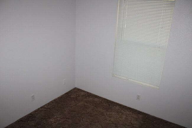 Building Photo - 5266 Sunset Dr